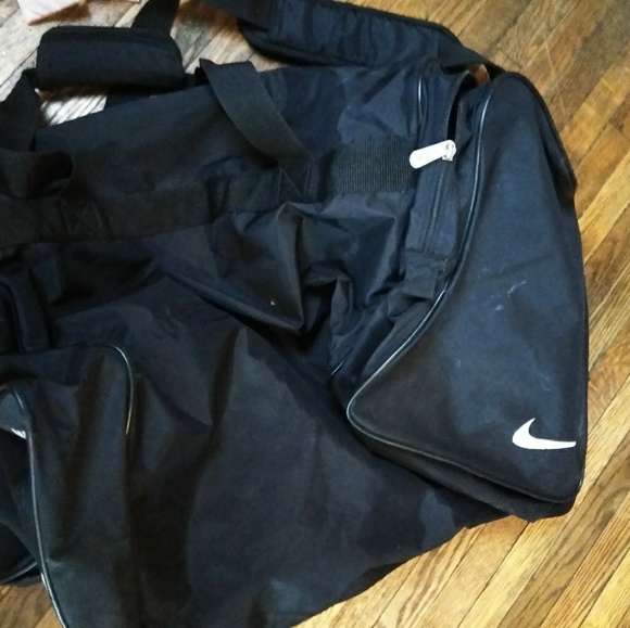 Nike Duffle Bag - Picture 3 of 3